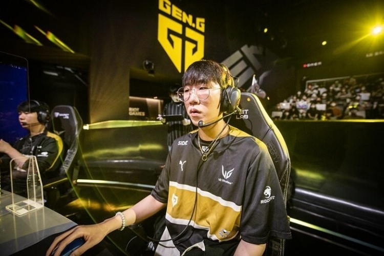 这使他奠定 这使他奠定